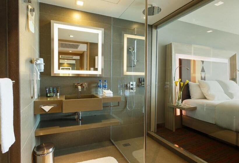 اتاق اجرایی با تخت بزرگ, Novotel Manila Araneta City