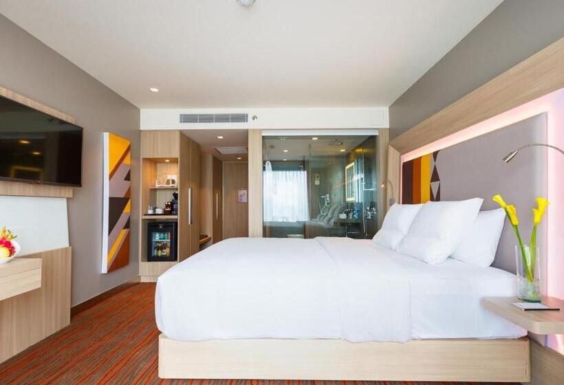디럭스 룸 킹사이즈 침대, Novotel Manila Araneta City