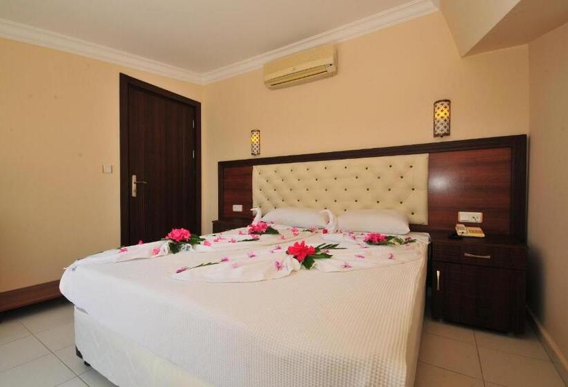 شقة غرفة واحدة, Ozturk Apart