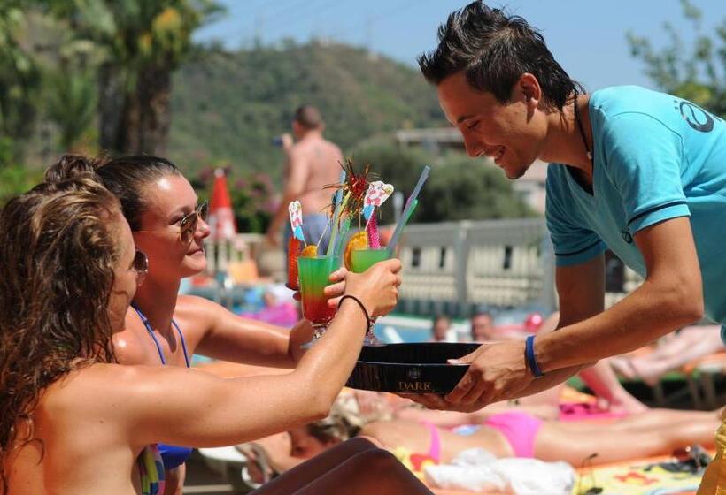 شقة غرفة واحدة, Ozturk Apart