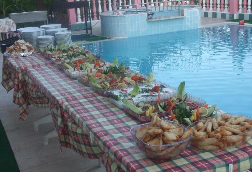 شقة غرفة واحدة, Ozturk Apart