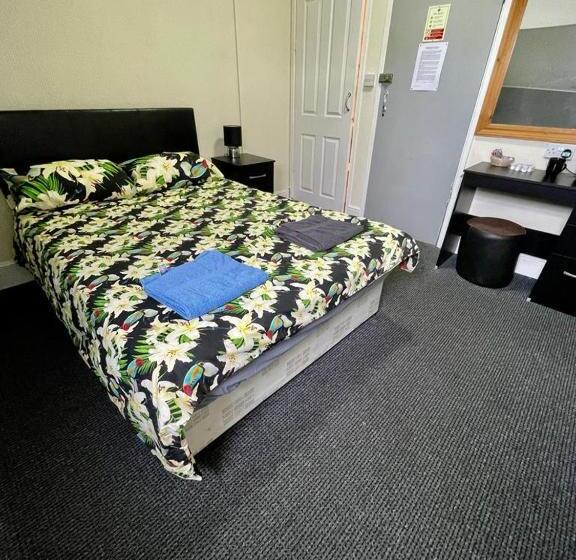 스탠다드 룸, Hayward