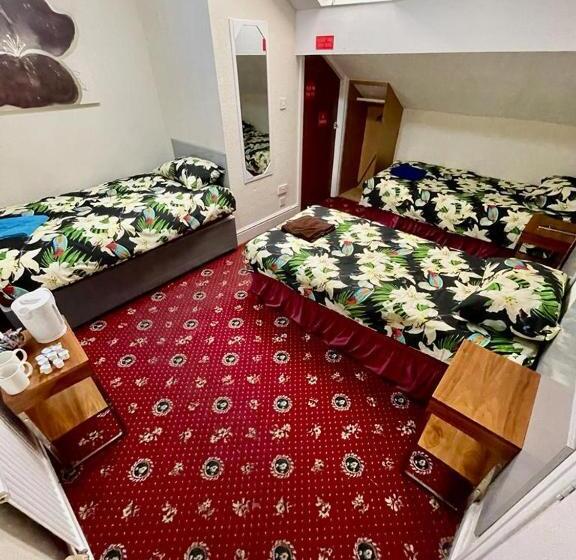 스탠다드 트리플 룸, Hayward