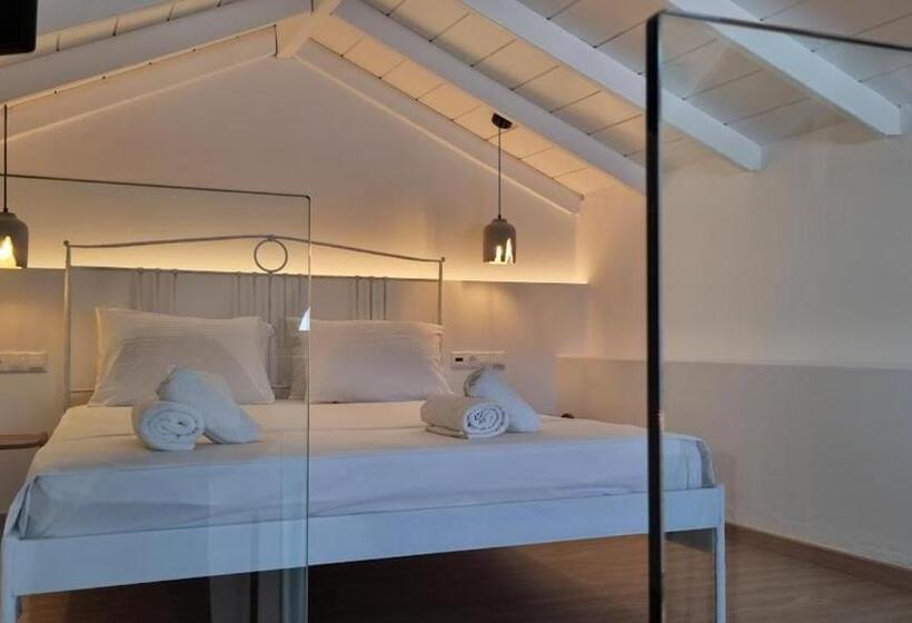 اتاق دوبلکس, Alexandra