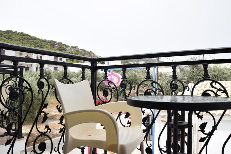 اتاق دوبلکس, Alexandra