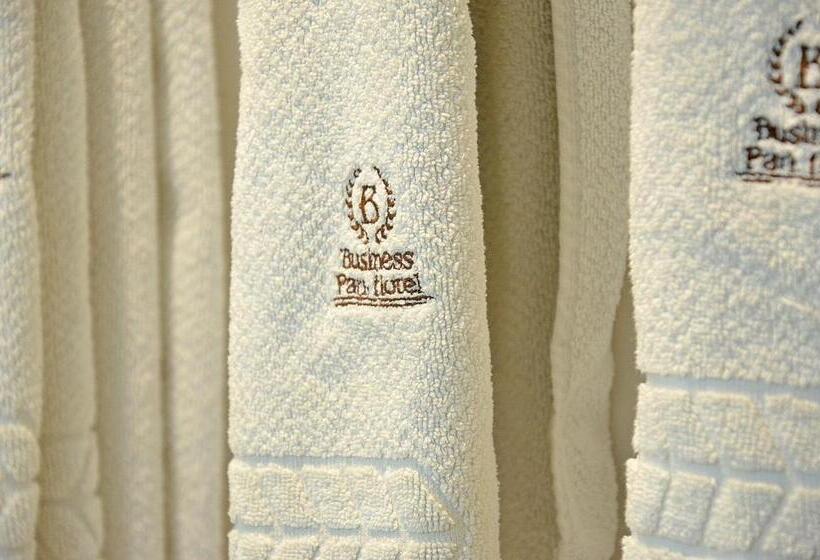 デラックストリプルルーム, Business Park