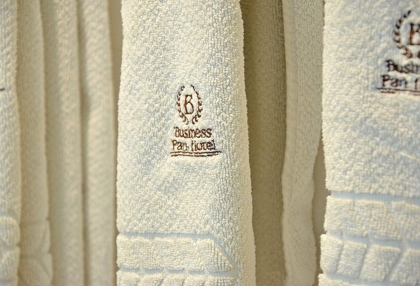 デラックストリプルルーム, Business Park