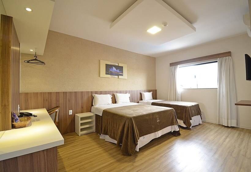 デラックストリプルルーム, Business Park