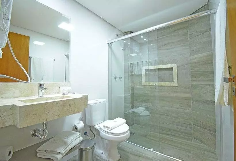 Deluxe Neljän Hengen Huone, Business Park