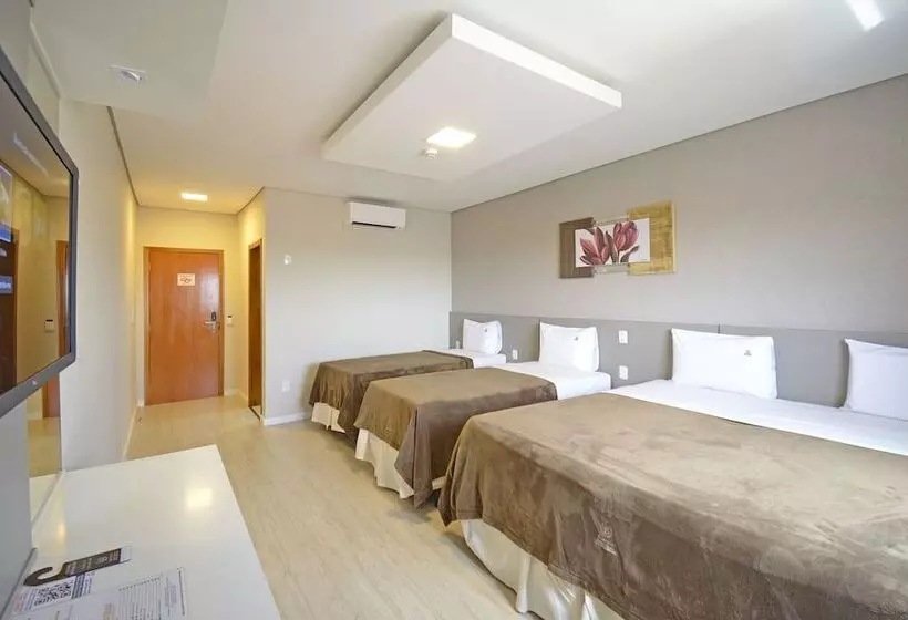 Deluxe Neljän Hengen Huone, Business Park
