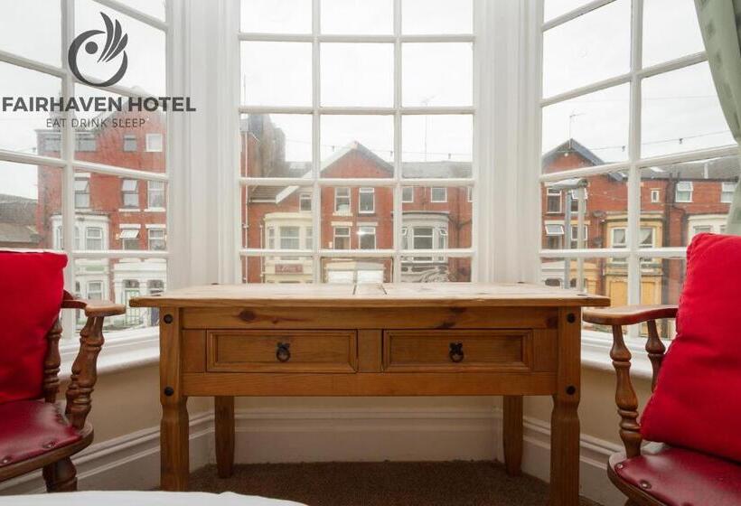 חדר סטנדרט לשלושה, Fairhaven