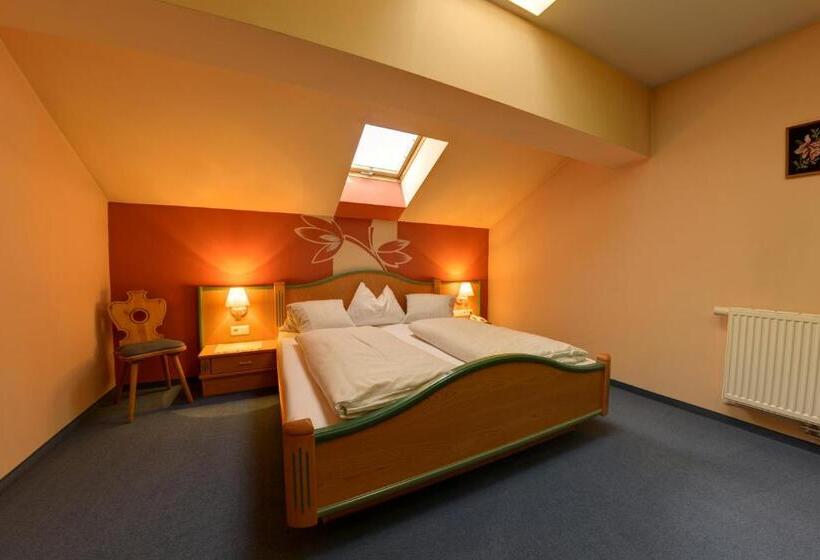 סוויטה עם מרפסת, Flattacher Hof