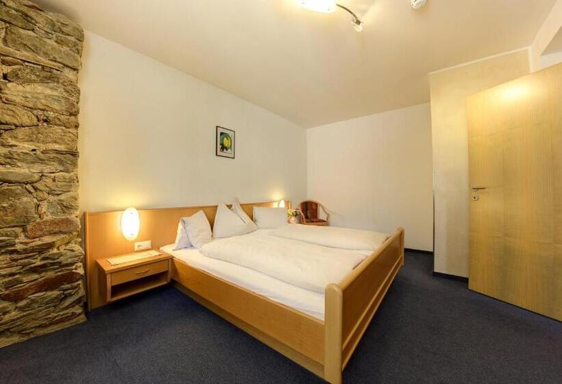 סוויטה עם מרפסת, Flattacher Hof