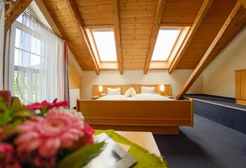 סוויטה משפחתית, Flattacher Hof