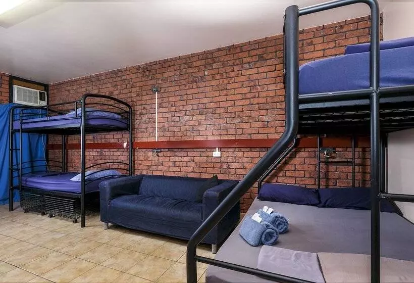 Perhehuone, Haven Backpacker Resort