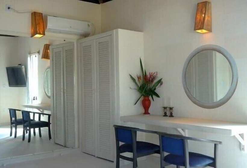 デラックススイート, Peninsula Beach Club