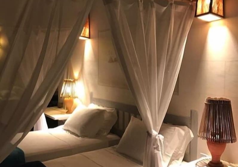 デラックススイート, Peninsula Beach Club