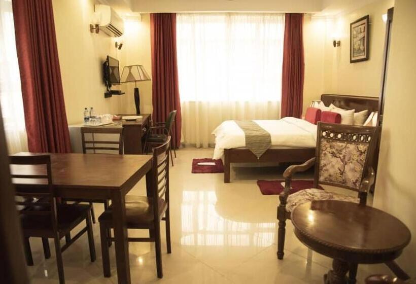 Deluxe Room, Sapphire
