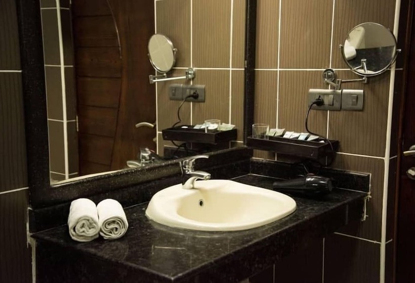 Deluxe Room, Sapphire