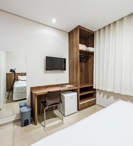 חדר סטנדרט, Serata