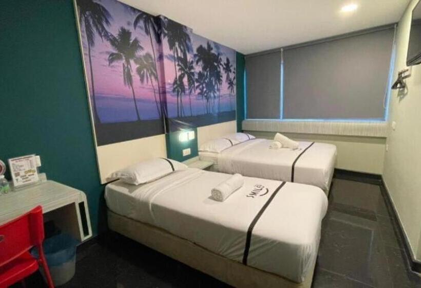 اتاق استاندارد سه نفره, Smile Hotel Chow Kit Pwtc