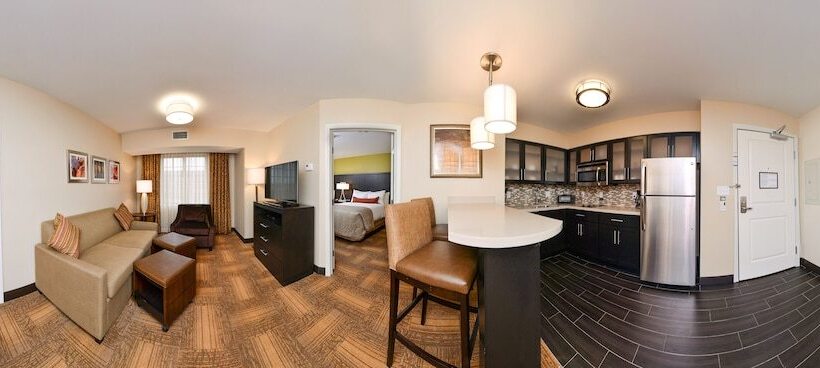 带2个卧室的套房, Staybridge Suites Merrillville, An Ihg