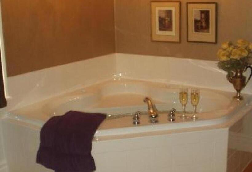 غرفة سوبيريور ثلاثية, Surfside Inn