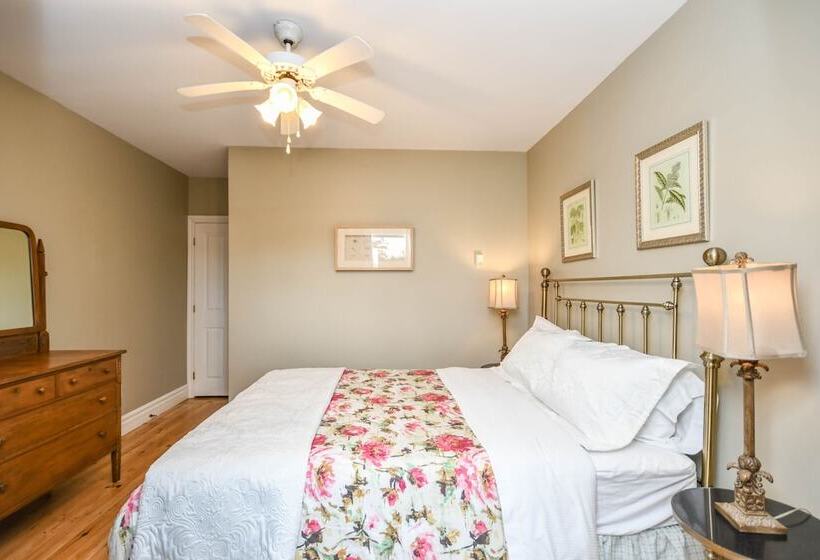 جناح سوبيريور, Surfside Inn