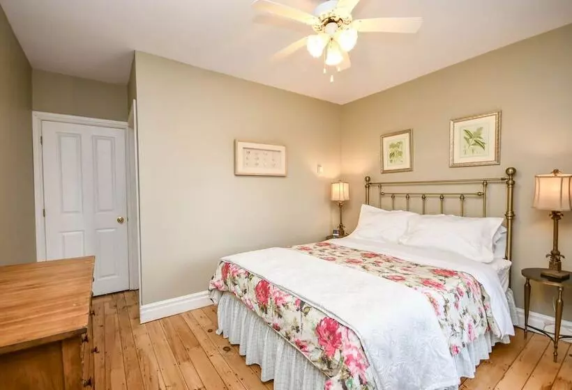 Superior-sviitti, Surfside Inn