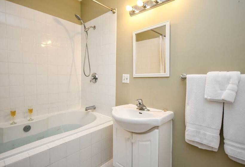 جناح سوبيريور, Surfside Inn