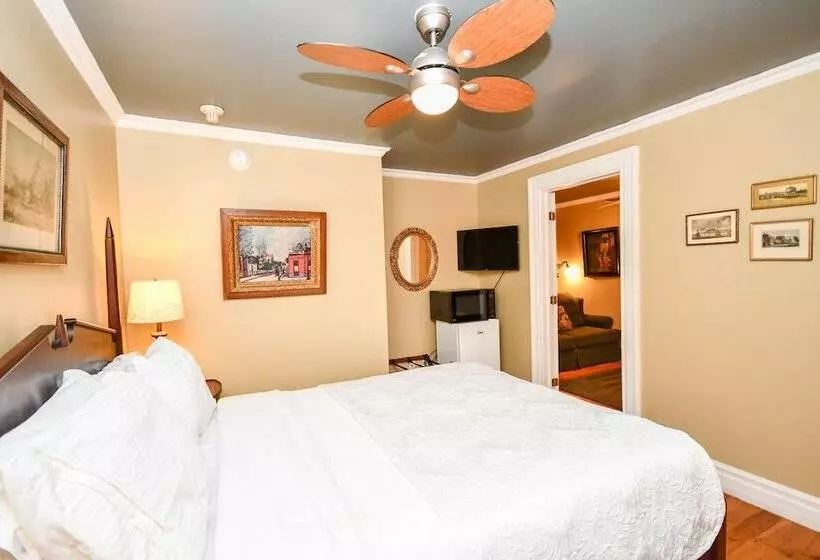 Superior Kolmen Hengen Huone, Surfside Inn