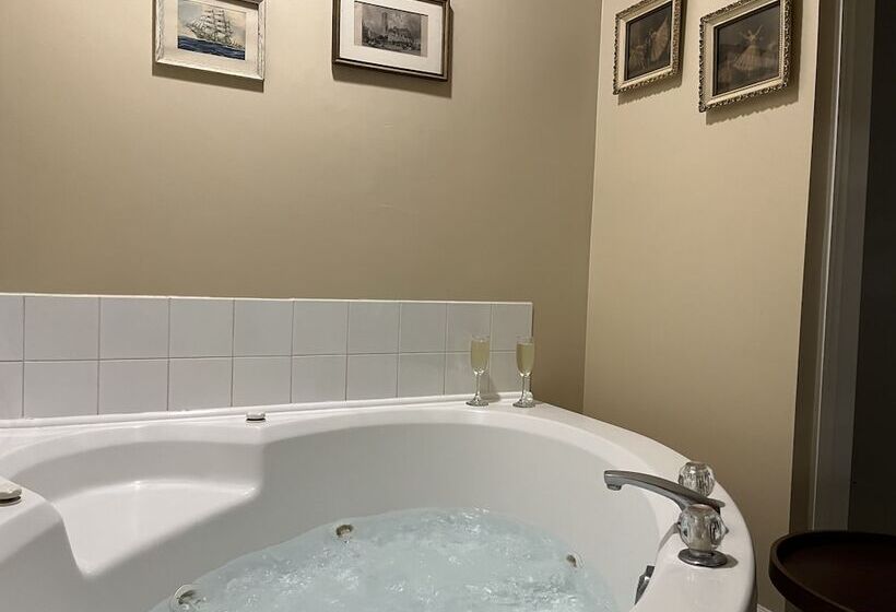 جناح سوبيريور, Surfside Inn