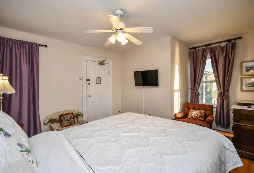 غرفة قياسية, Surfside Inn