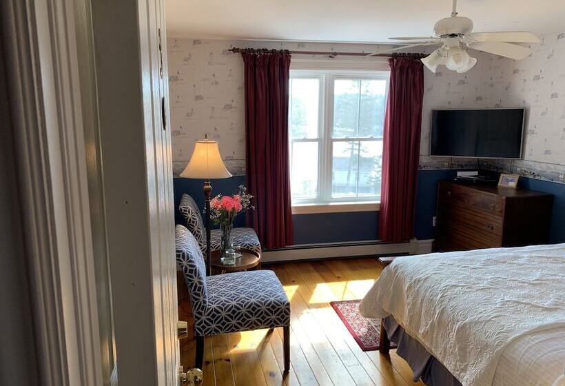 جناح سوبيريور, Surfside Inn