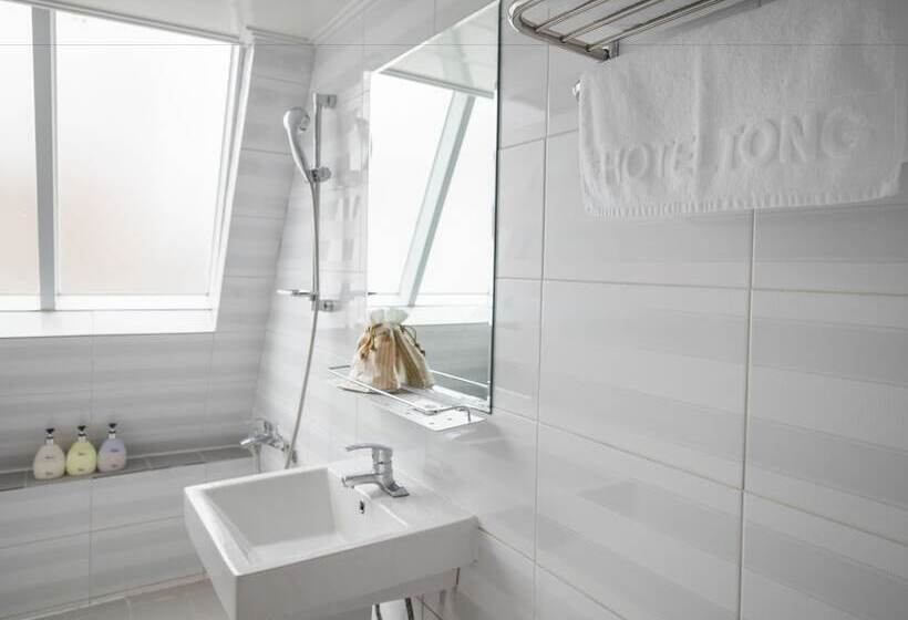 Standard Szoba, Travel Monster