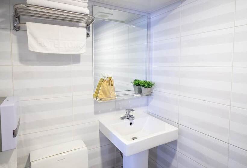 Standard Szoba, Travel Monster