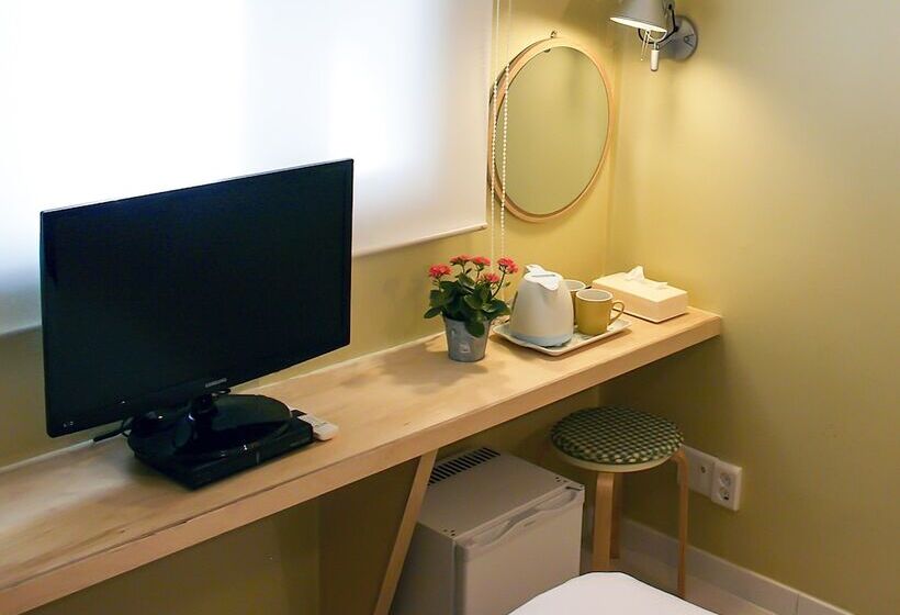 Standard Szoba, Travel Monster