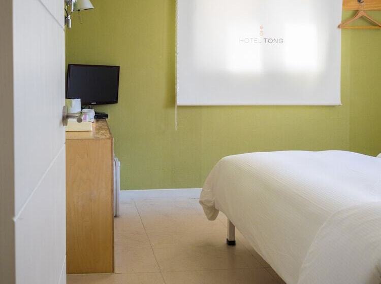 Háromágyas Standard Szoba, Travel Monster