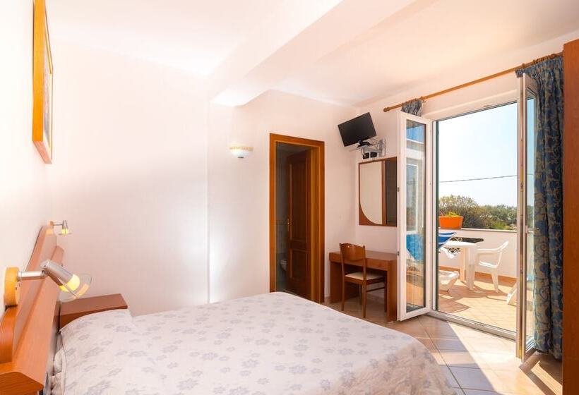 带海景的标准房, Villa Fumerie