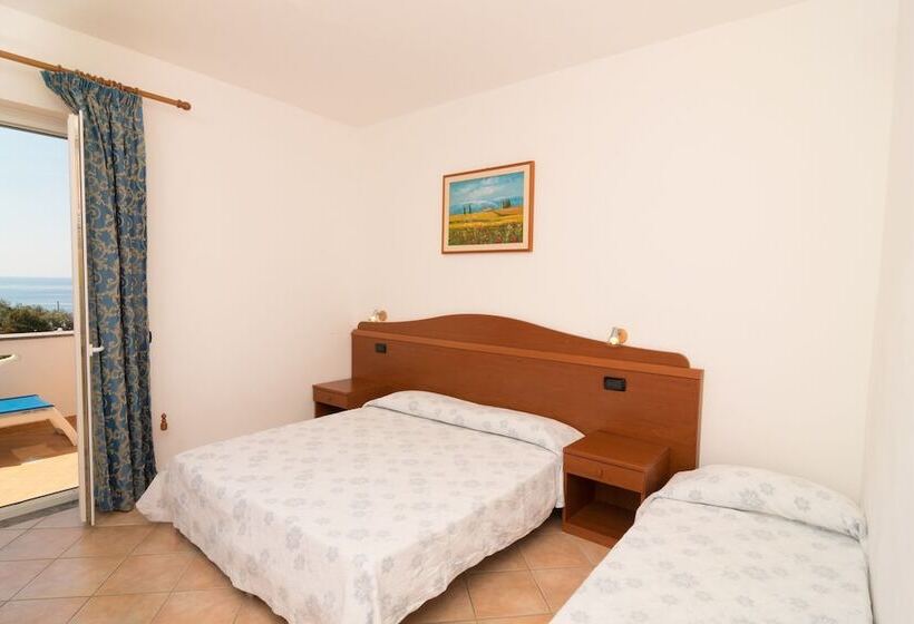 标准三人间, Villa Fumerie