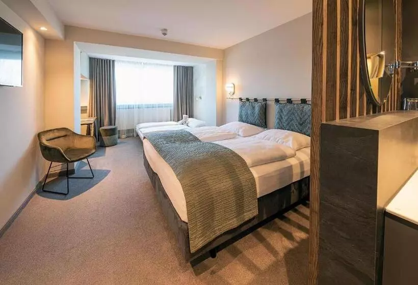 Superior-huone, Parkhotel Schmid