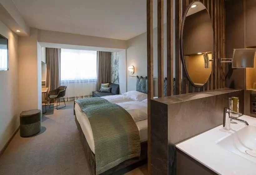 Superior-huone, Parkhotel Schmid