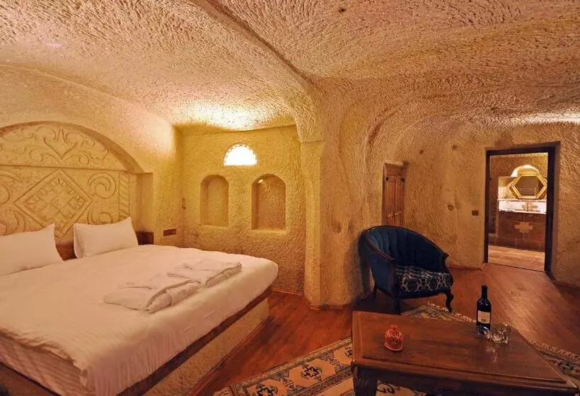 スイート, Has Cave Konak