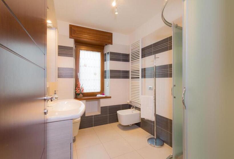 חדר דלוקס, Mandoué