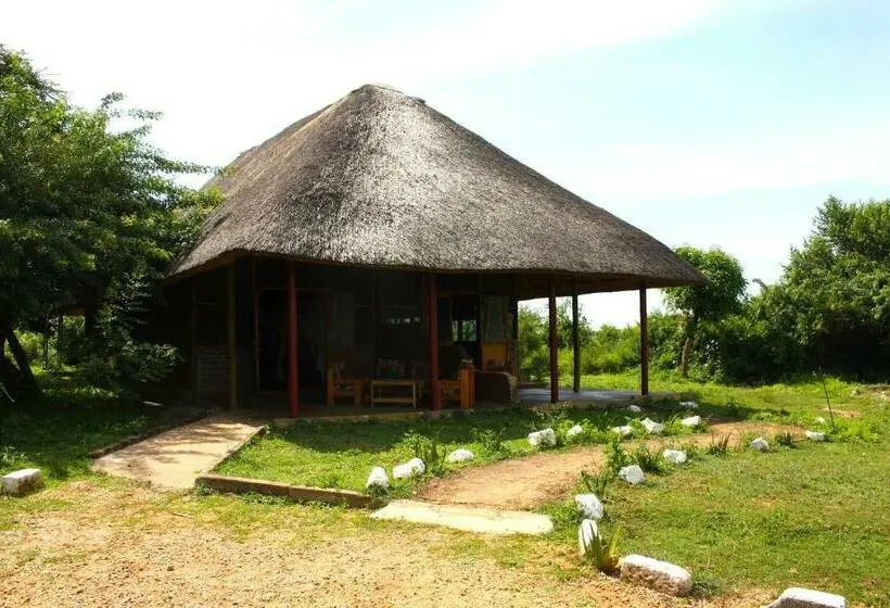 اتاق خانوادگی, Red Chilli Rest Camp
