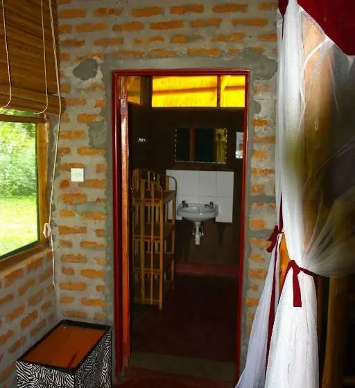 اتاق خانوادگی, Red Chilli Rest Camp