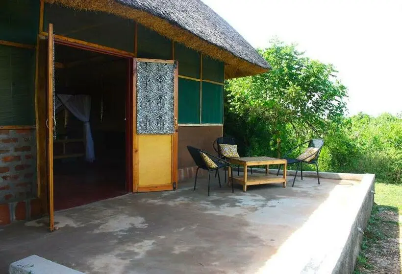 اتاق ساده سه‌ نفره, Red Chilli Rest Camp