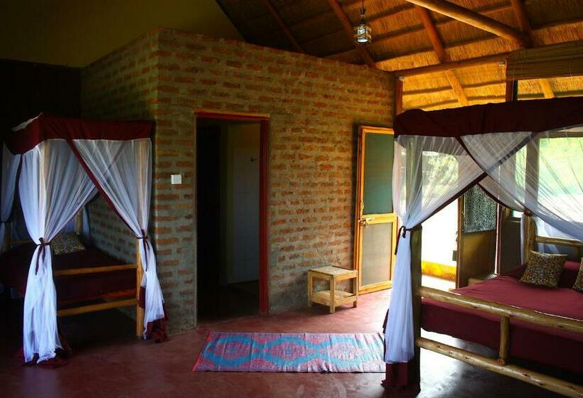 اتاق ساده سه‌ نفره, Red Chilli Rest Camp