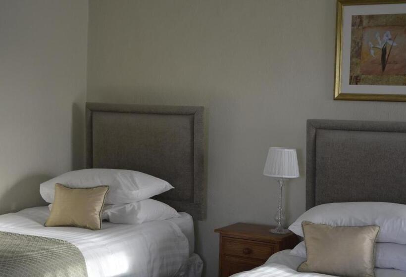 Семейный Номер, Stallingborough Grange