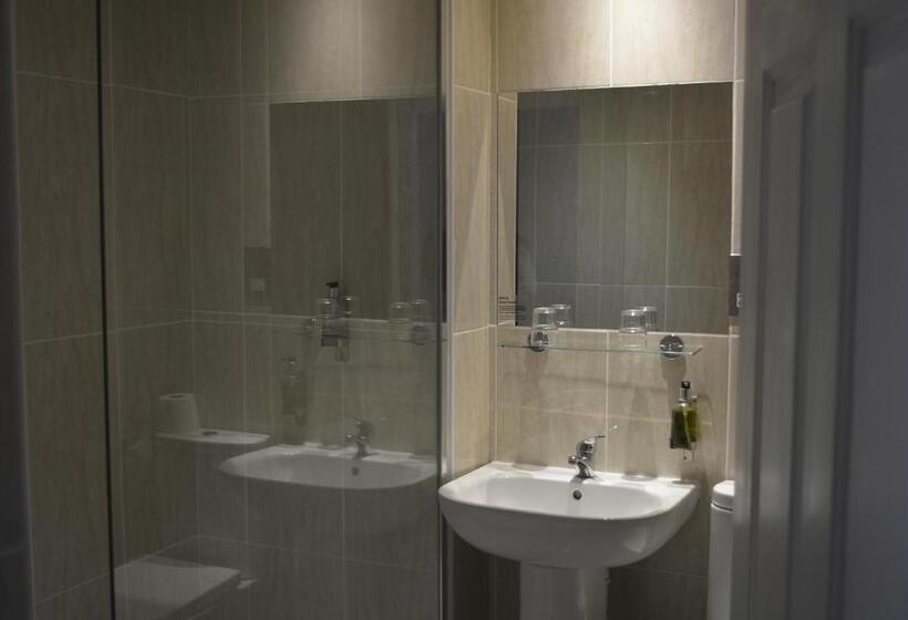 Семейный Номер, Stallingborough Grange